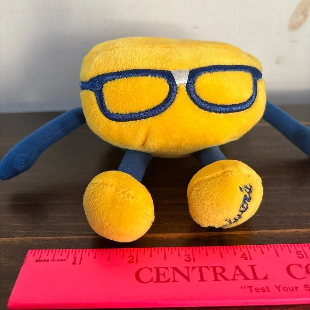Culver’s GOLDIE and CURDIS small plush cheese curds promotional plush set of 2